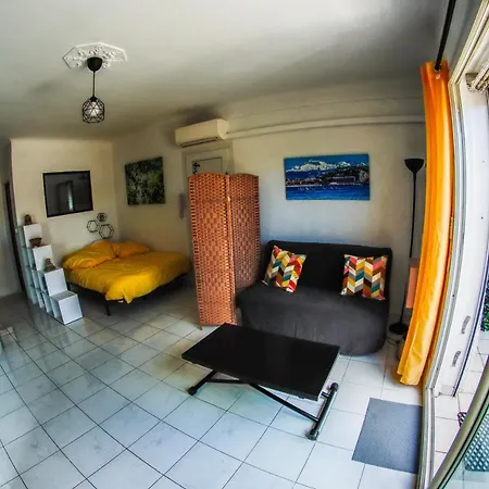 Beau Studio Proche De La Plage *
